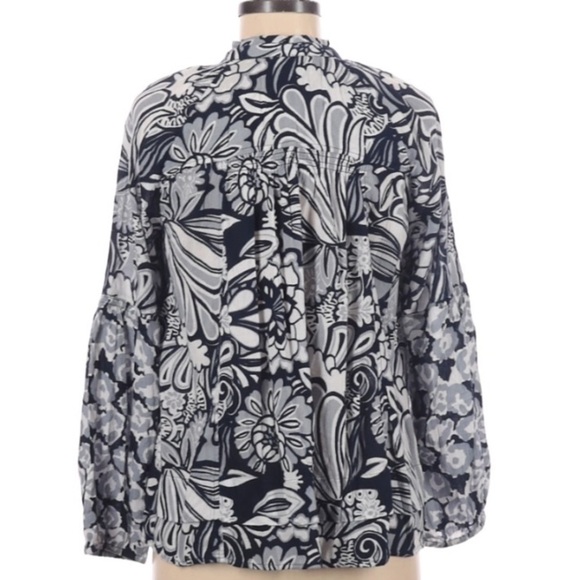 Crown & Ivy Blue White Floral Print Button Up Top - Picture 2 of 4